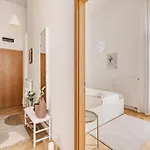 Apartment Downtown Rabbit Kazinczy13