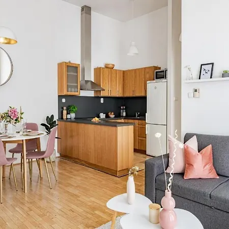 Downtown Rabbit Kazinczy13 *