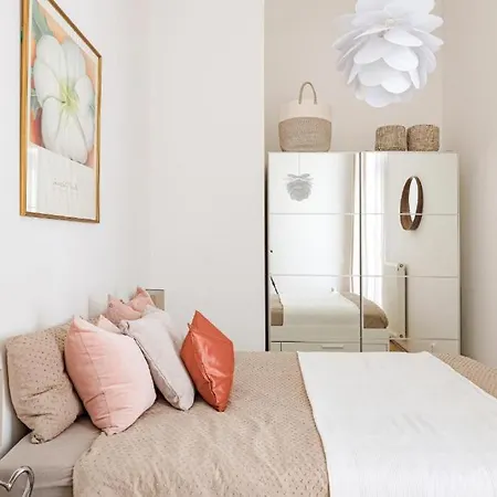 Garden Retreat By Downtown Rabbit Premium شقة *