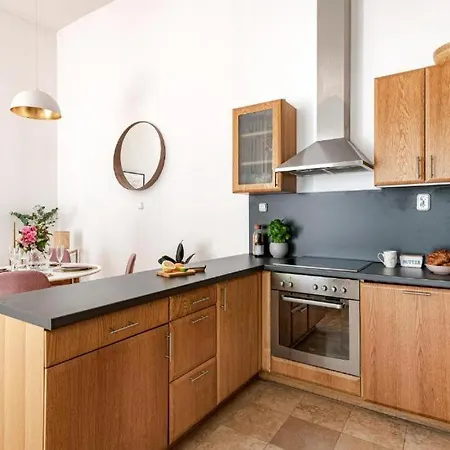 Garden Retreat By Downtown Rabbit Premium * بودابست