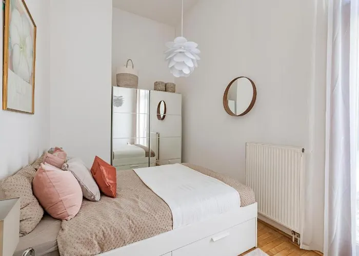 Downtown Rabbit Kazinczy13 *