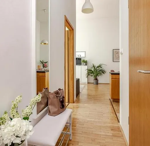 Downtown Rabbit Kazinczy13 *